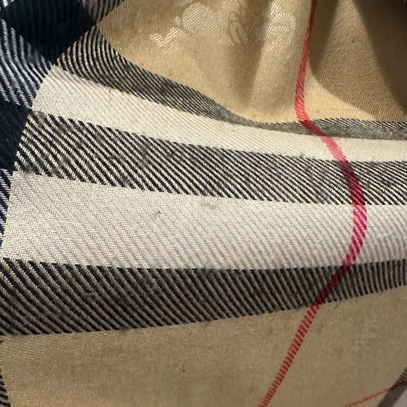 Burberry London wide check scarf - Picture 11 of 13